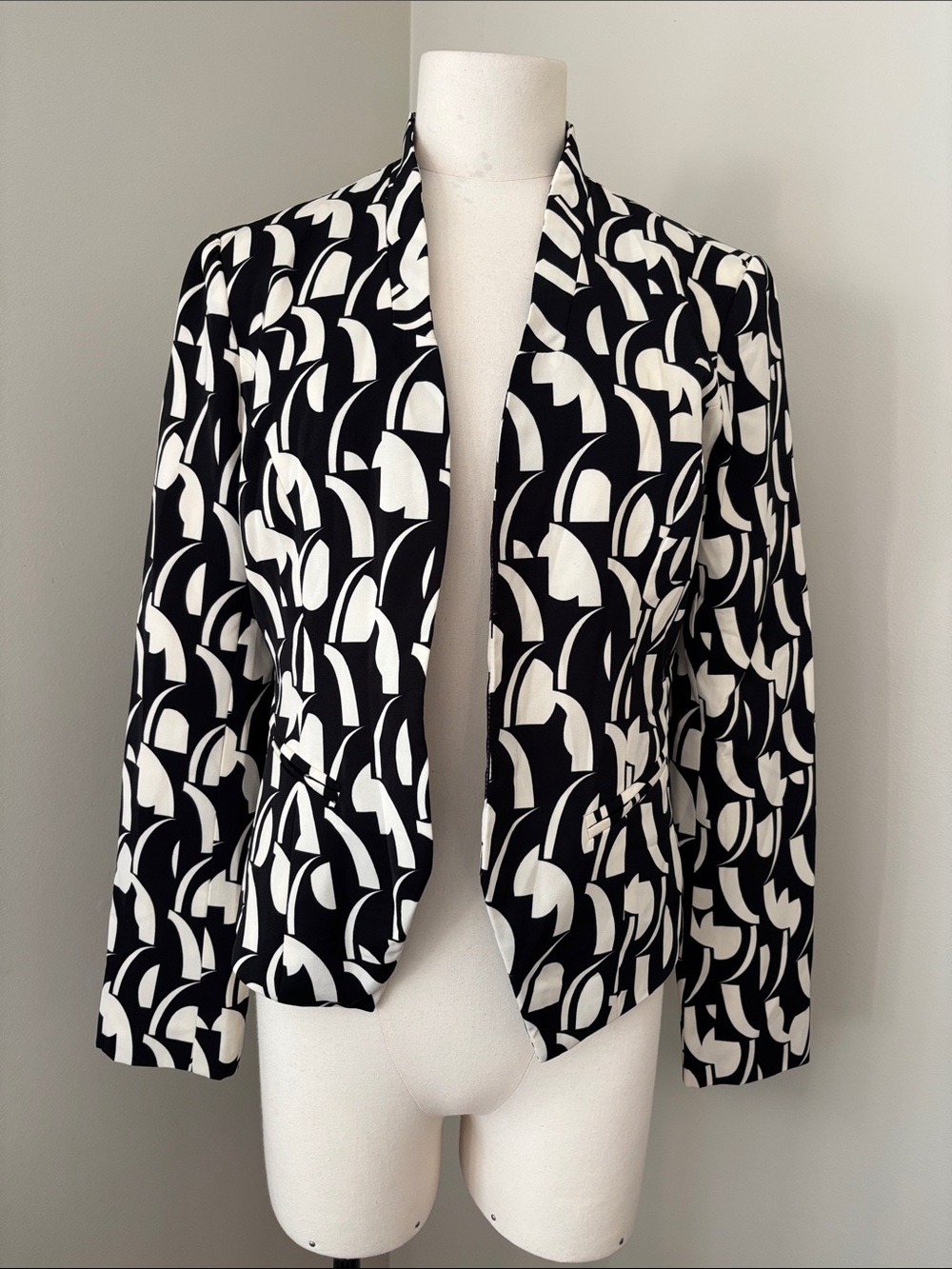 Countess Black & White Abstract Patterned Open-Front Blazer Sz M